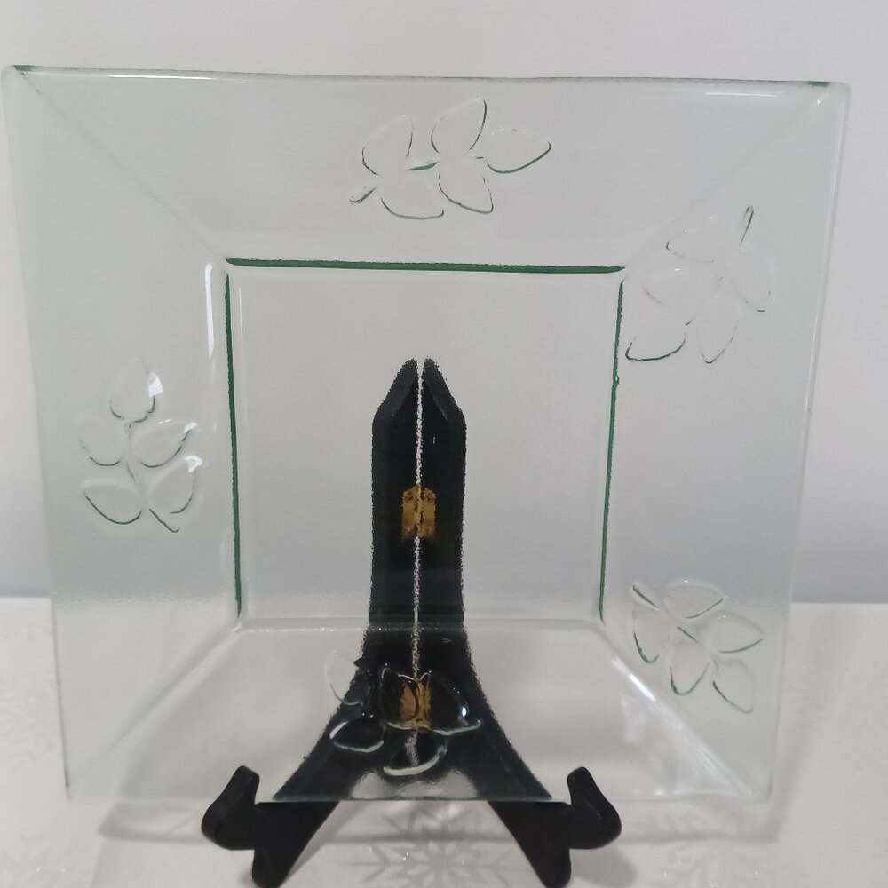 Glass Plate with Leaves Design